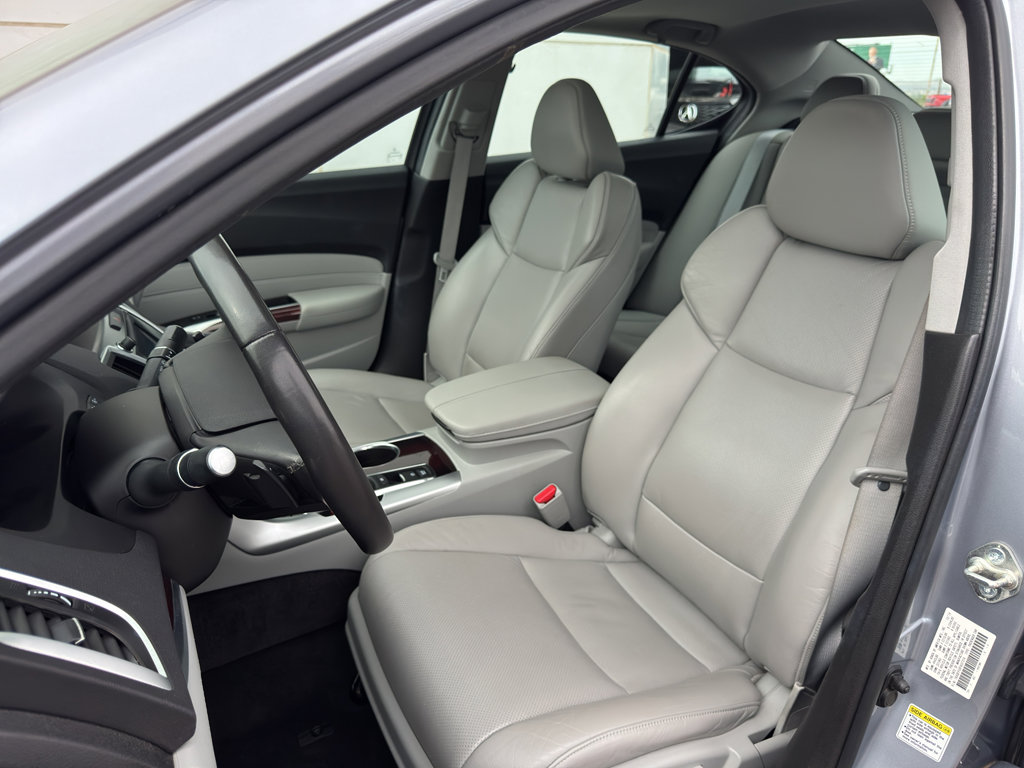 2015 Acura TLX Technology photo 9