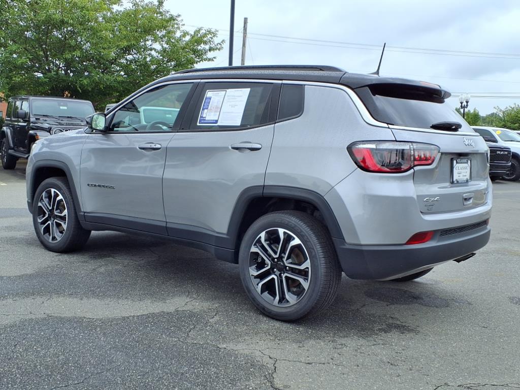 2022 Jeep Compass Limited photo 16