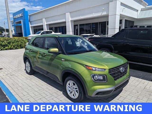 2024 Hyundai Venue SE photo 2