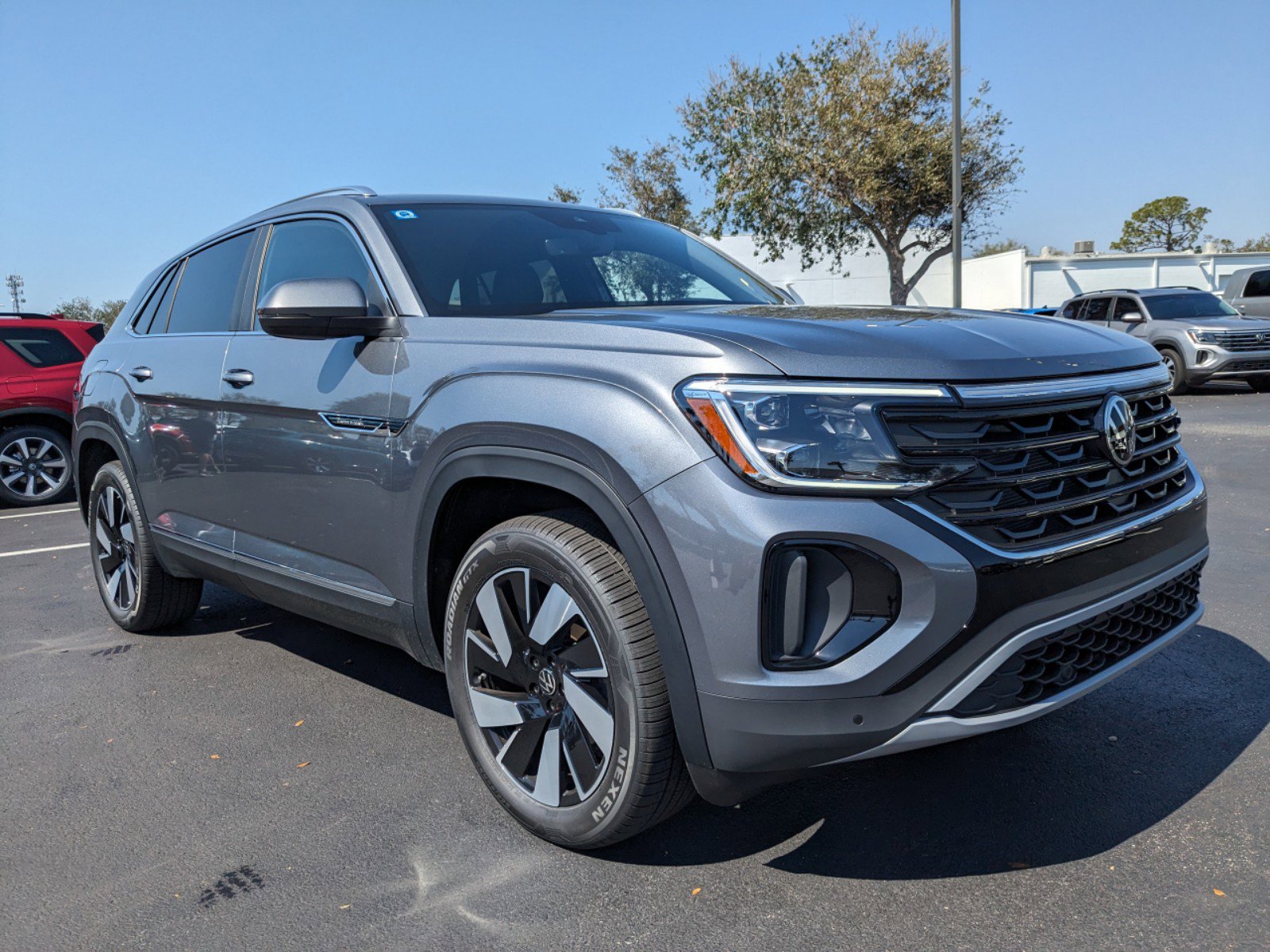 2025 Volkswagen Atlas Cross Sport SEL photo 2