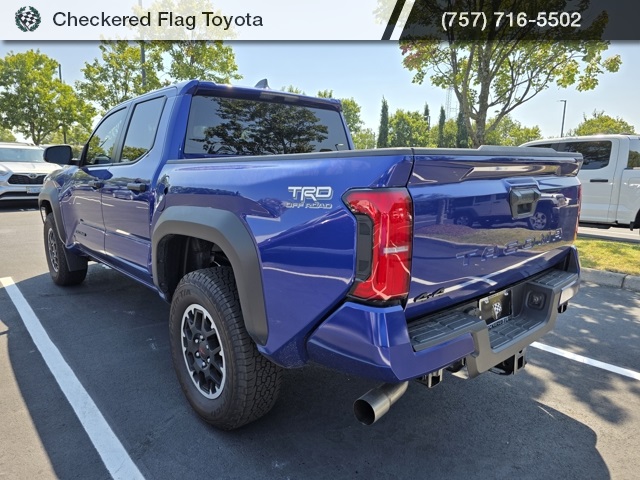 2025 Toyota Tacoma TRD Off-Road photo 4
