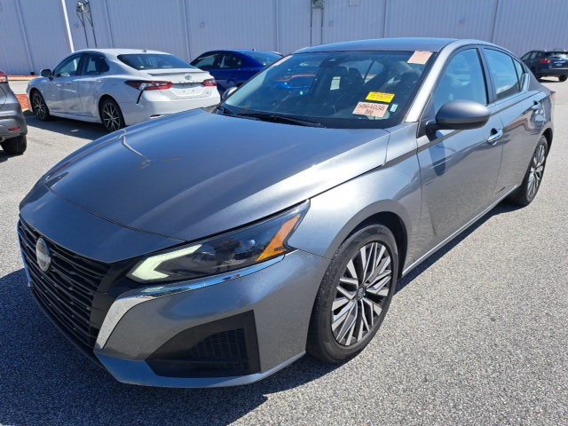 2023 Nissan Altima 2.5 SV photo 2