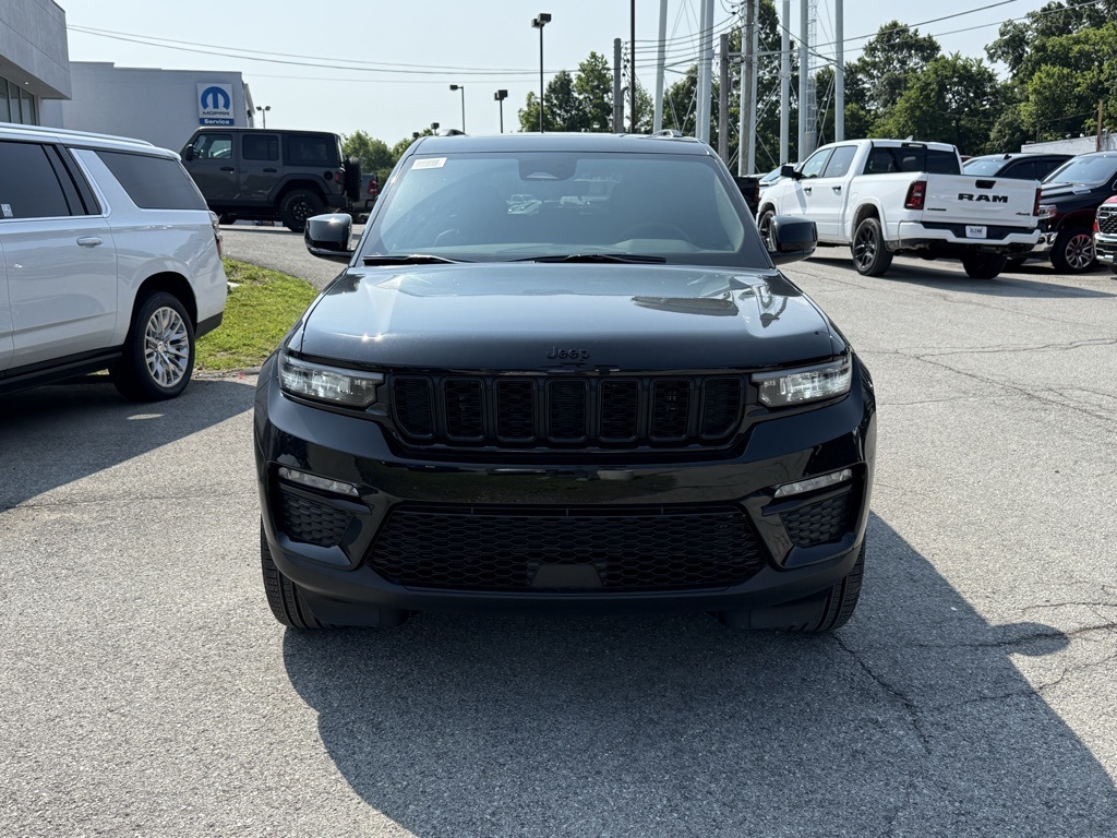 2025 Jeep Grand Cherokee Limited photo 3