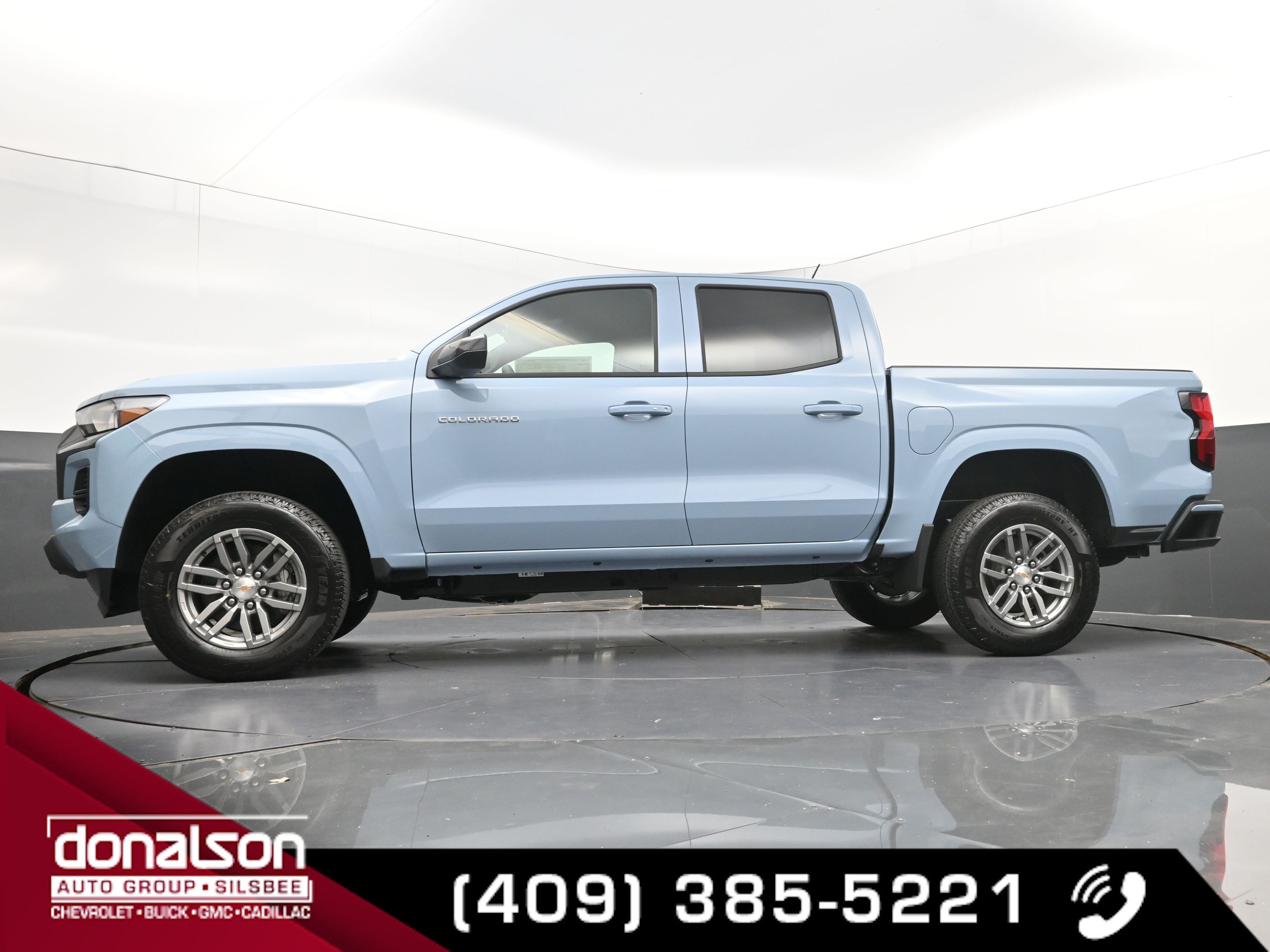2025 Chevrolet Colorado Work Truck LT photo 13