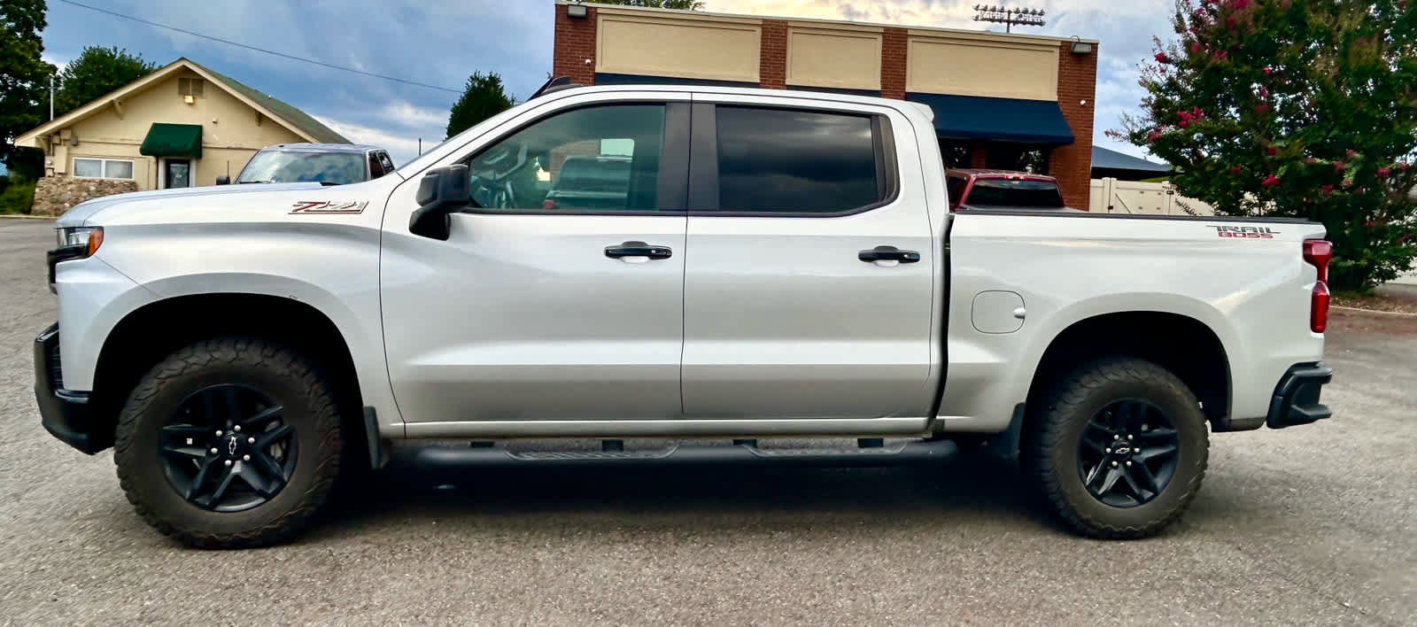 Used 2019 Chevrolet Silverado 1500 LT Trail Boss with VIN 3GCPYFED7KG122875 for sale in Little Rock