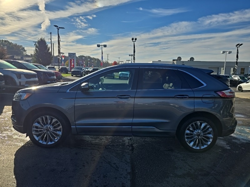 2021 Ford Edge Titanium photo 4