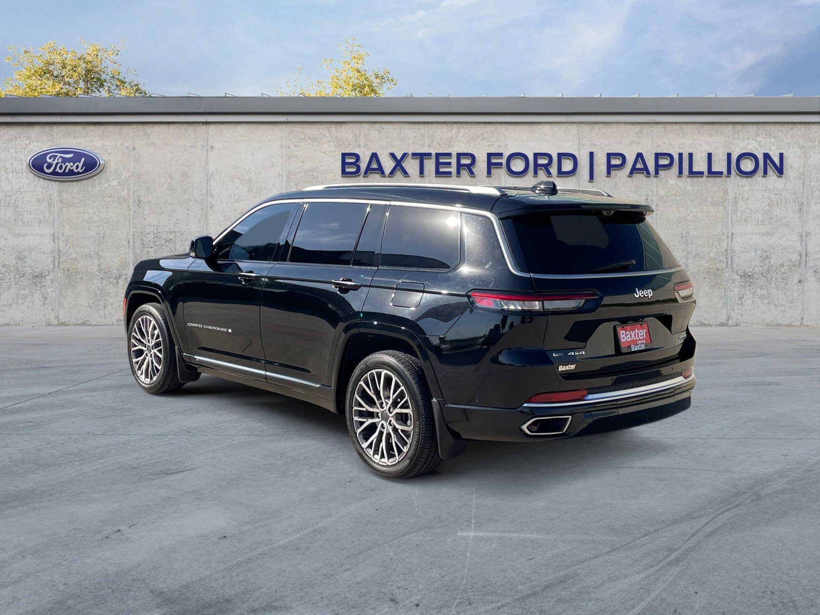 2021 Jeep Grand Cherokee L Summit Reserve photo 3