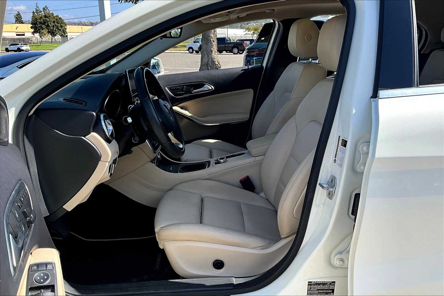 2017 Mercedes Benz GLA 250 photo 6