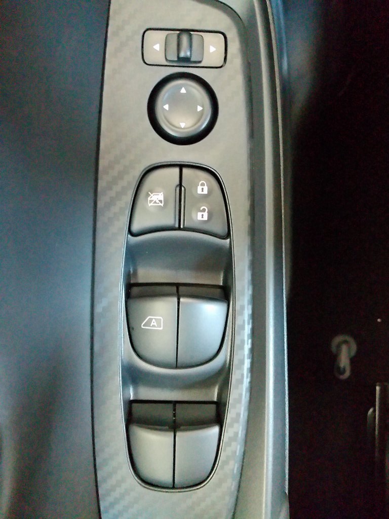 2025 Nissan Sentra SV photo 37