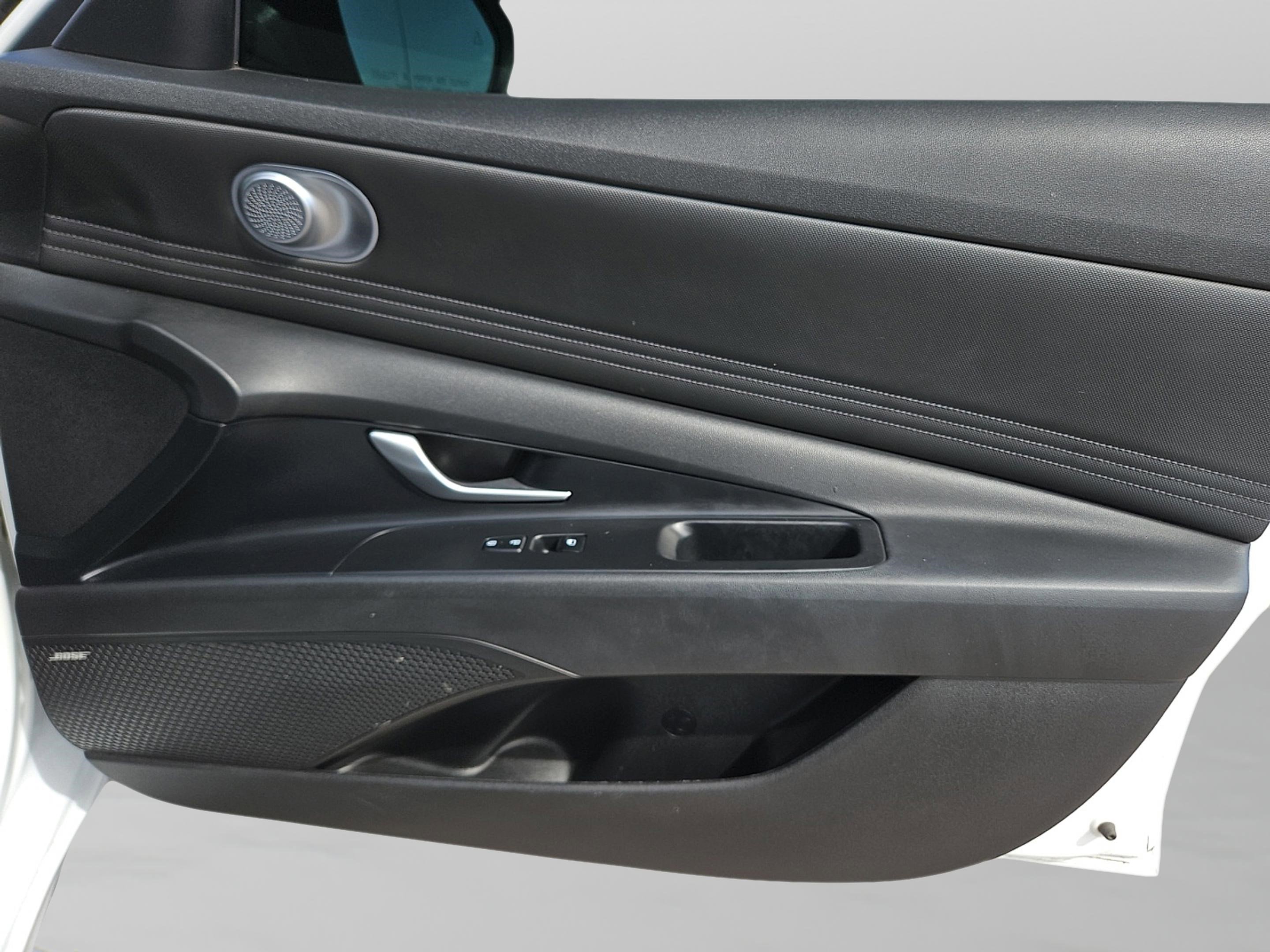 2023 Hyundai Elantra Limited photo 19