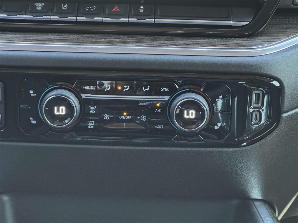 2024 Chevrolet Silverado 3500HD LT photo 17