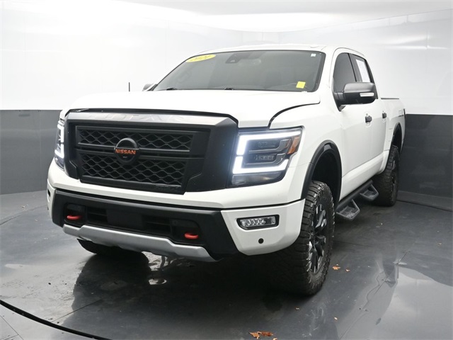 2021 Nissan Titan PRO-4X's photo