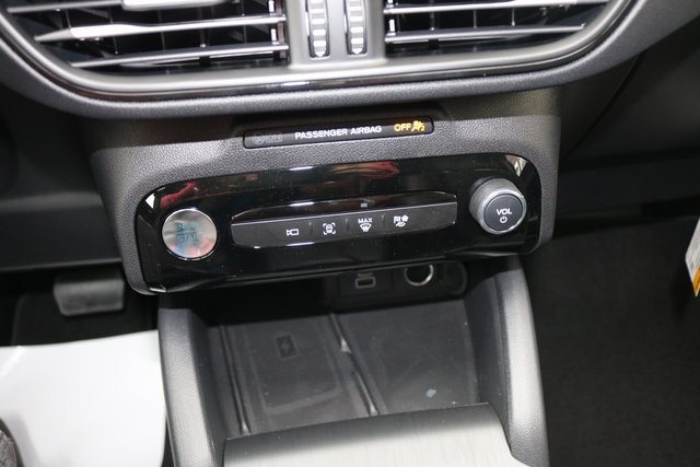2025 Ford Escape Hybrid ST-Line Select photo 30