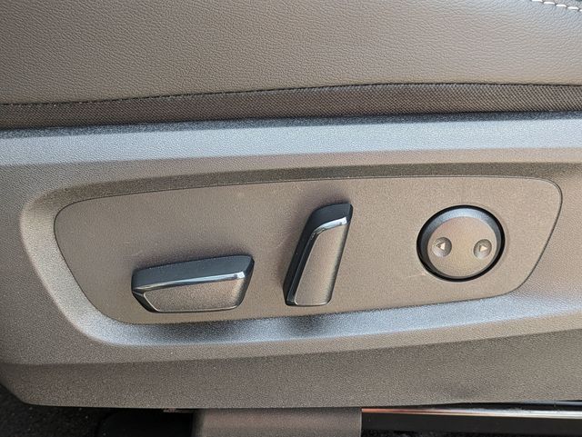2025 Nissan Pathfinder SL photo 13