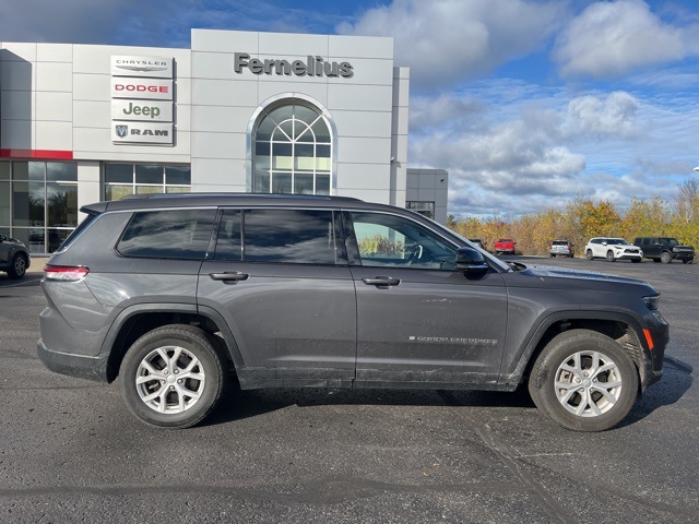 2023 Jeep Grand Cherokee Limited photo 3