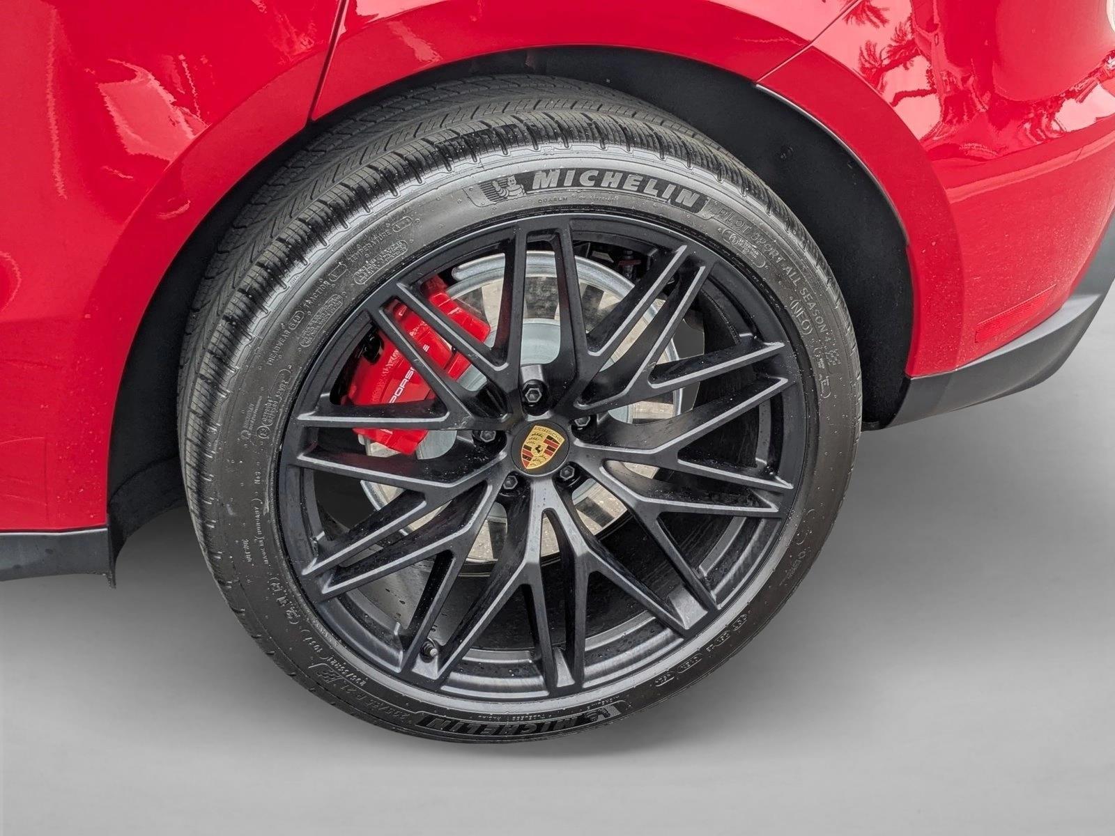 2025 Porsche Macan GTS photo 22