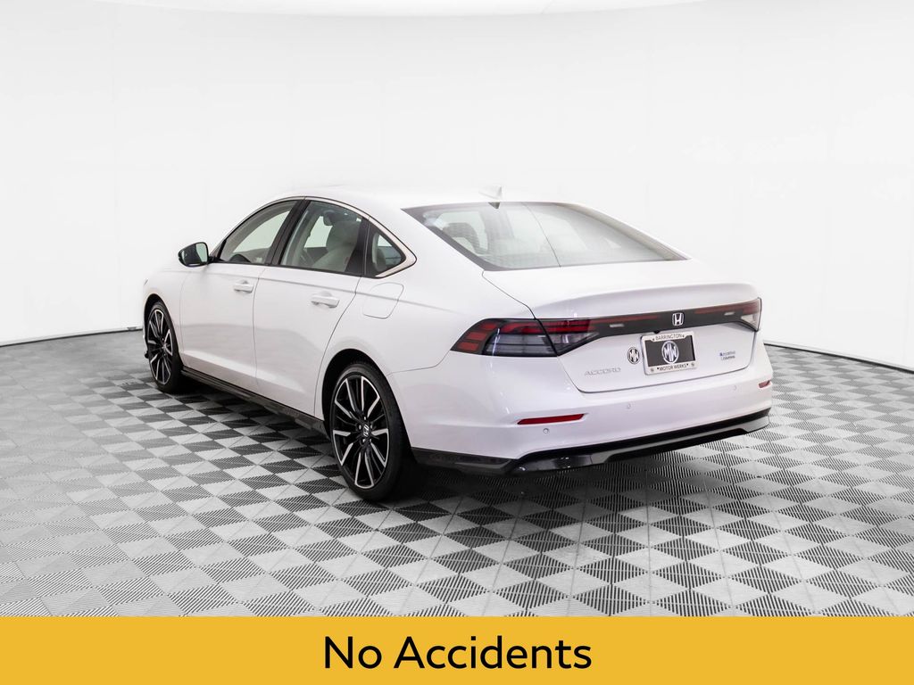 2024 Honda Accord Hybrid Touring photo 4