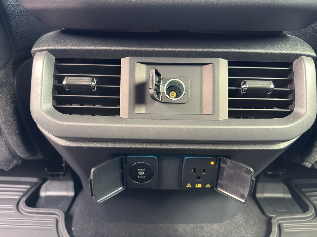 2025 Ford F-150 Lariat photo 24