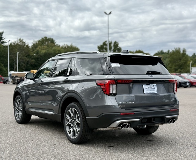 2025 Ford Explorer Platinum photo 8