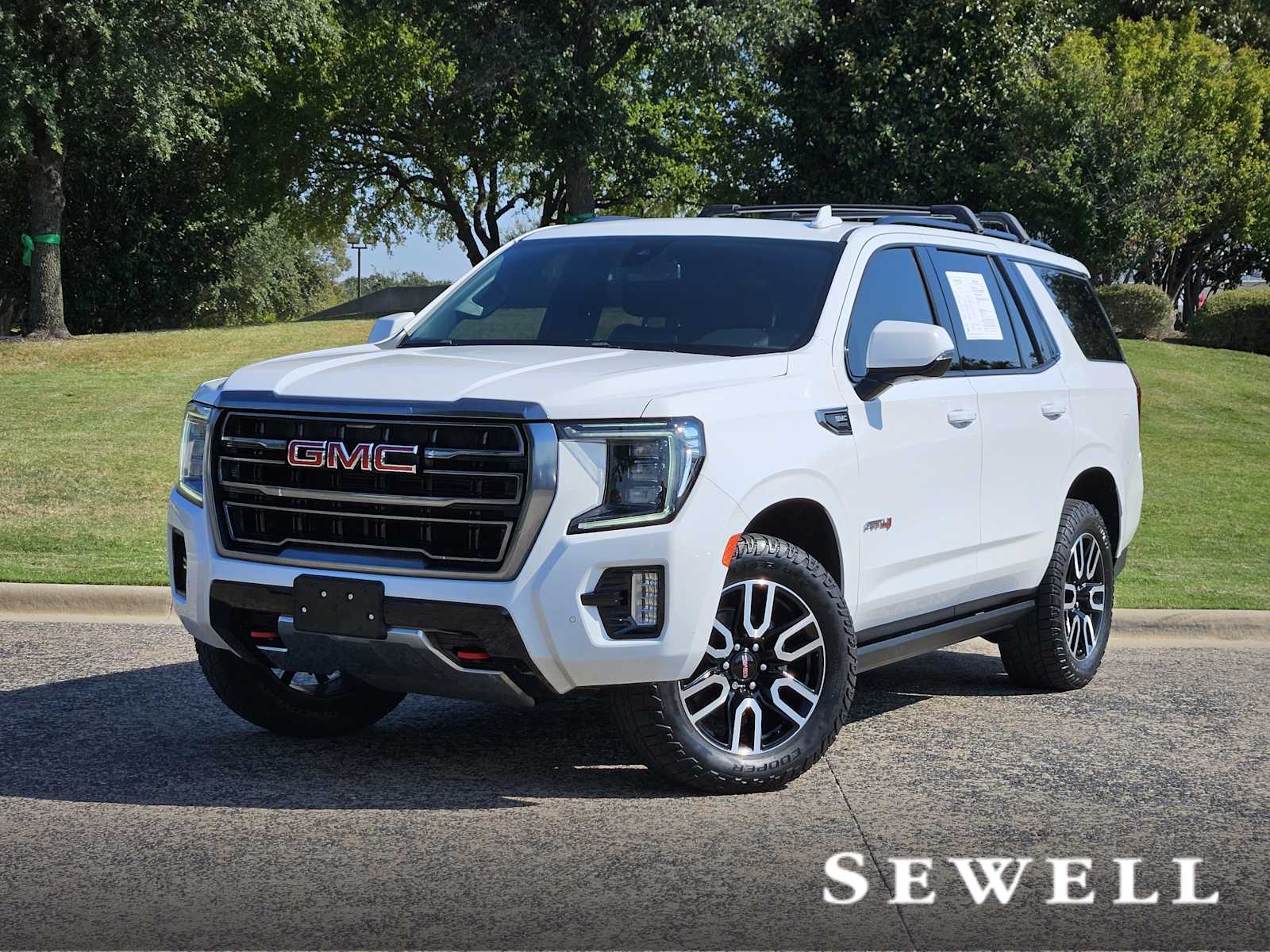 2022 GMC Yukon AT4's photo