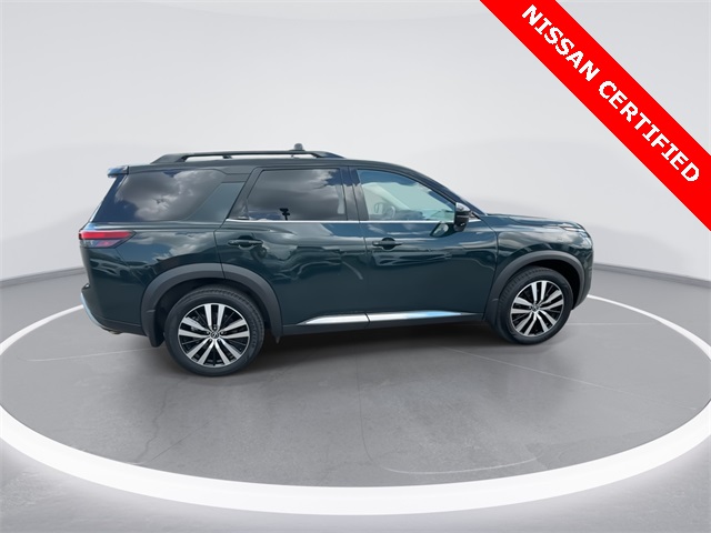 2023 Nissan Pathfinder Platinum photo 9