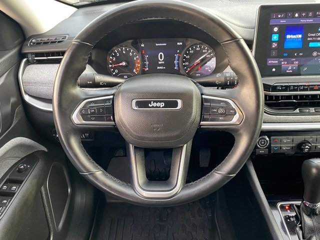2022 Jeep Compass Latitude Lux photo 8