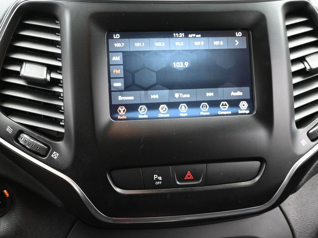 2020 Jeep Cherokee Latitude photo 13