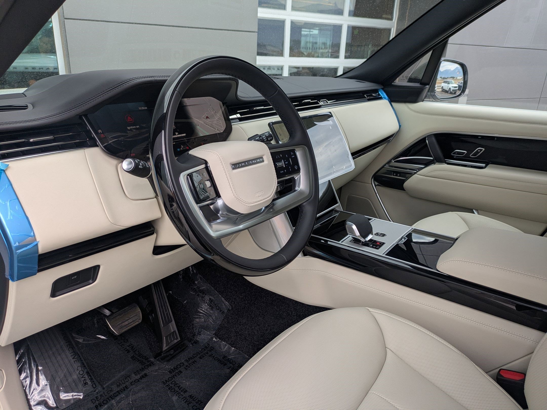 2025 Land Rover Range Rover SE photo 10