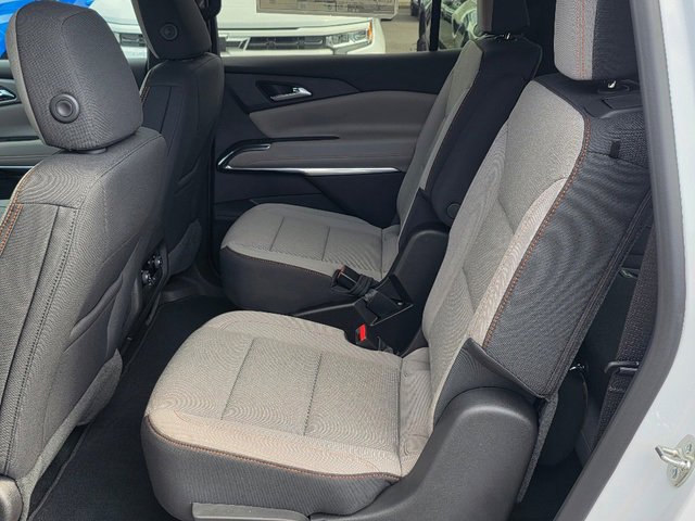 2025 Chevrolet Traverse photo 9