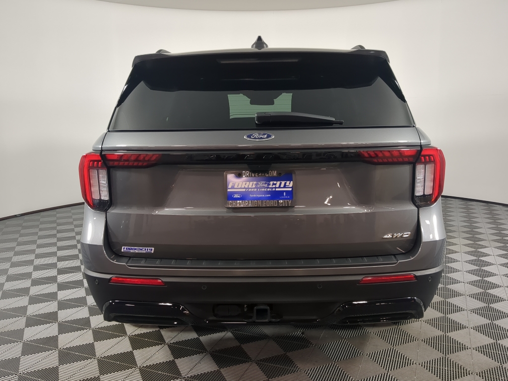2025 Ford Explorer ST-Line photo 3