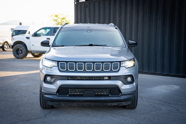 2022 Jeep Compass Latitude Lux photo 3