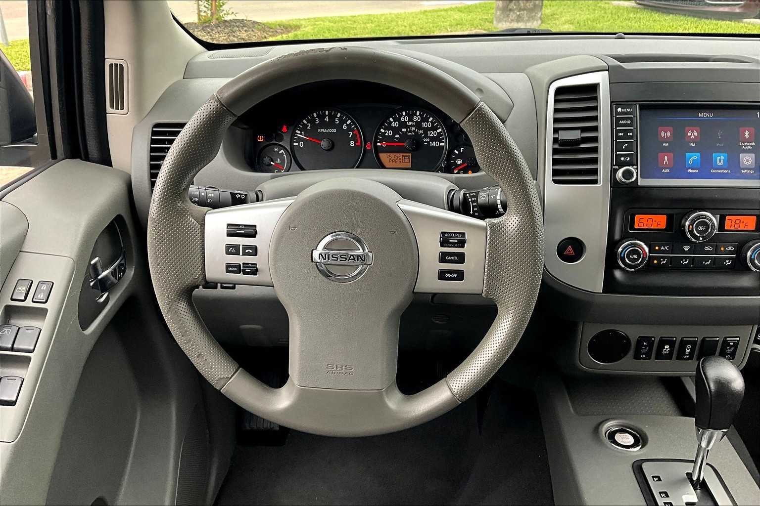 2020 Nissan Frontier SV Crew Cab photo 4