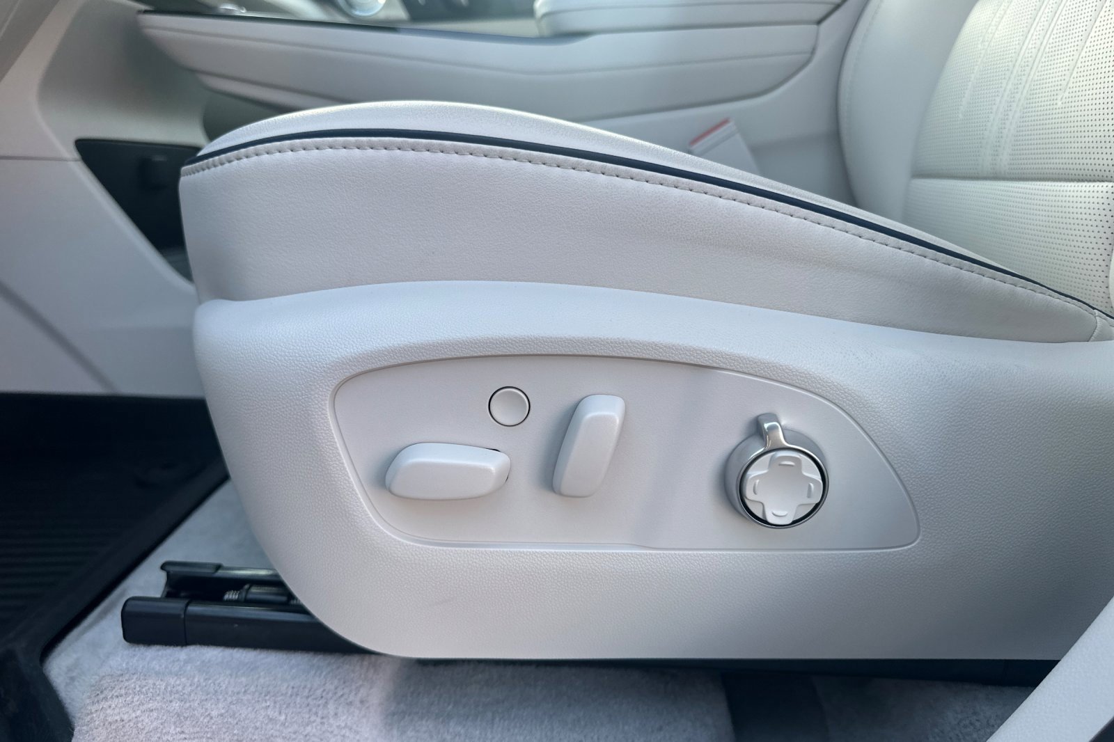2025 Buick Enclave Avenir photo 14