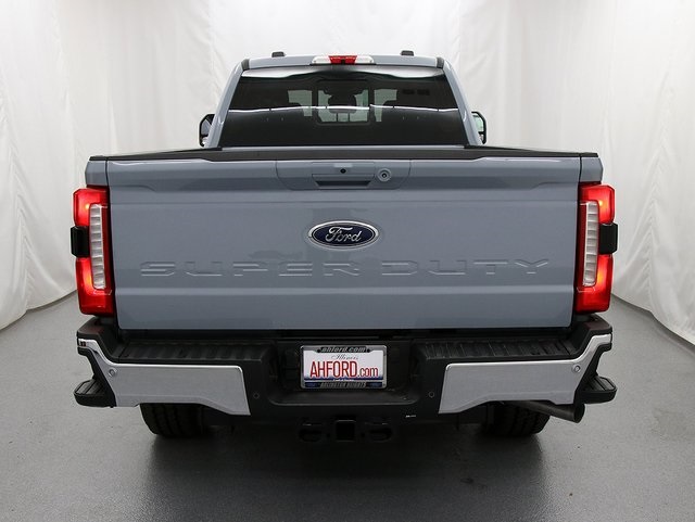 2026 Ford F-250 Lariat photo 8