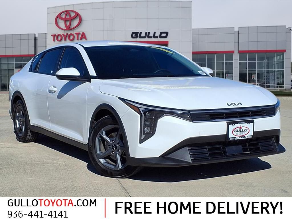 2025 Kia K4 LXS's photo