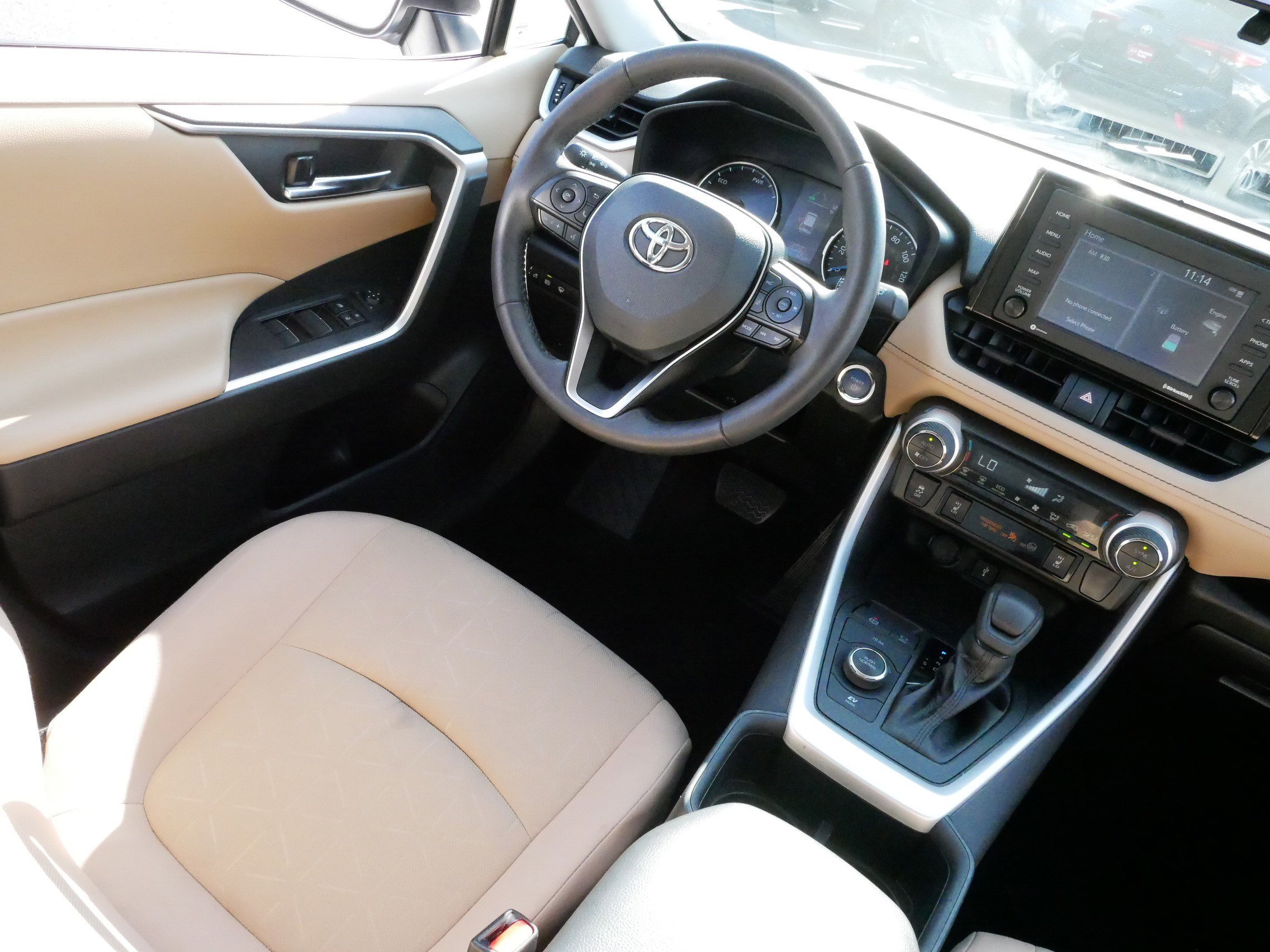2022 Toyota RAV4 Hybrid XLE photo 8