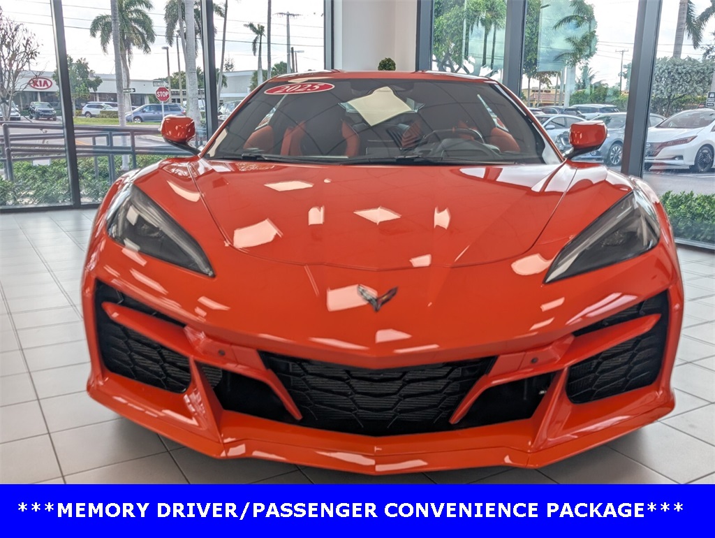 2025 Chevrolet Corvette E-Ray 3LZ photo 3