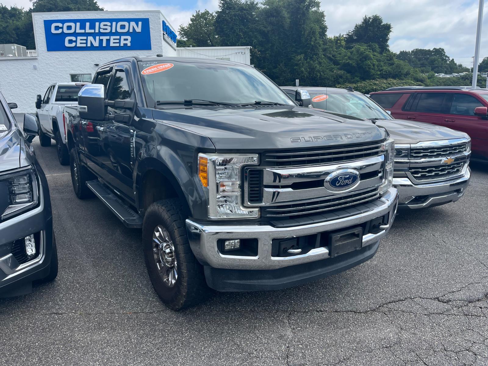 2017 Ford F-250 XLT photo 2