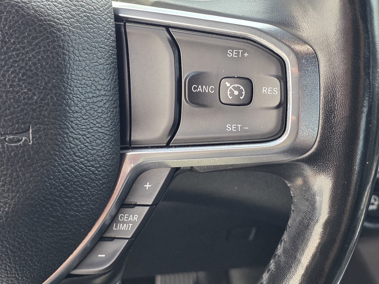 2021 Ram 1500 Laramie photo 29