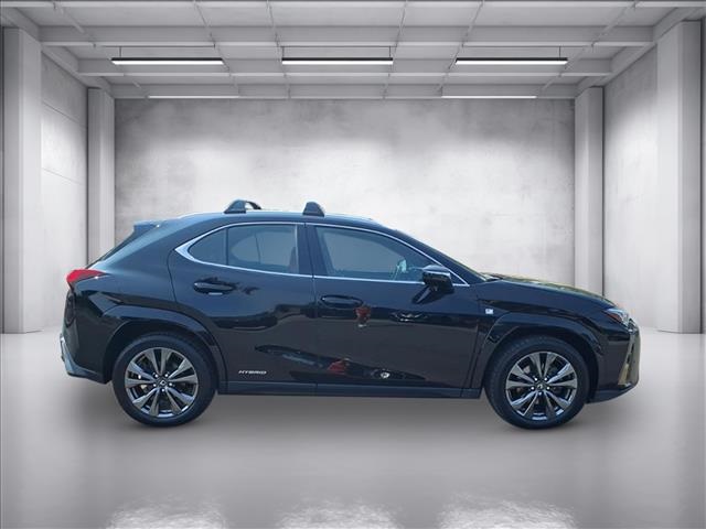 2022 Lexus UX 250h F SPORT photo 2