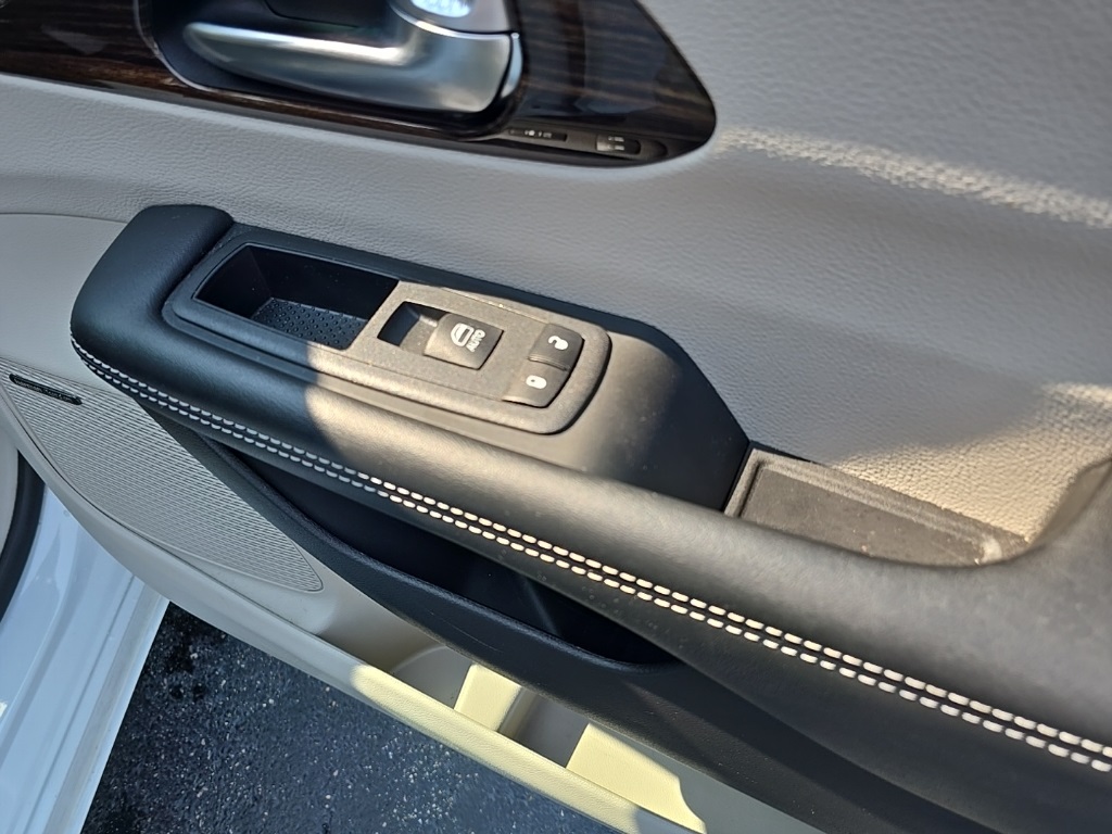 2022 Chrysler Pacifica Limited photo 25