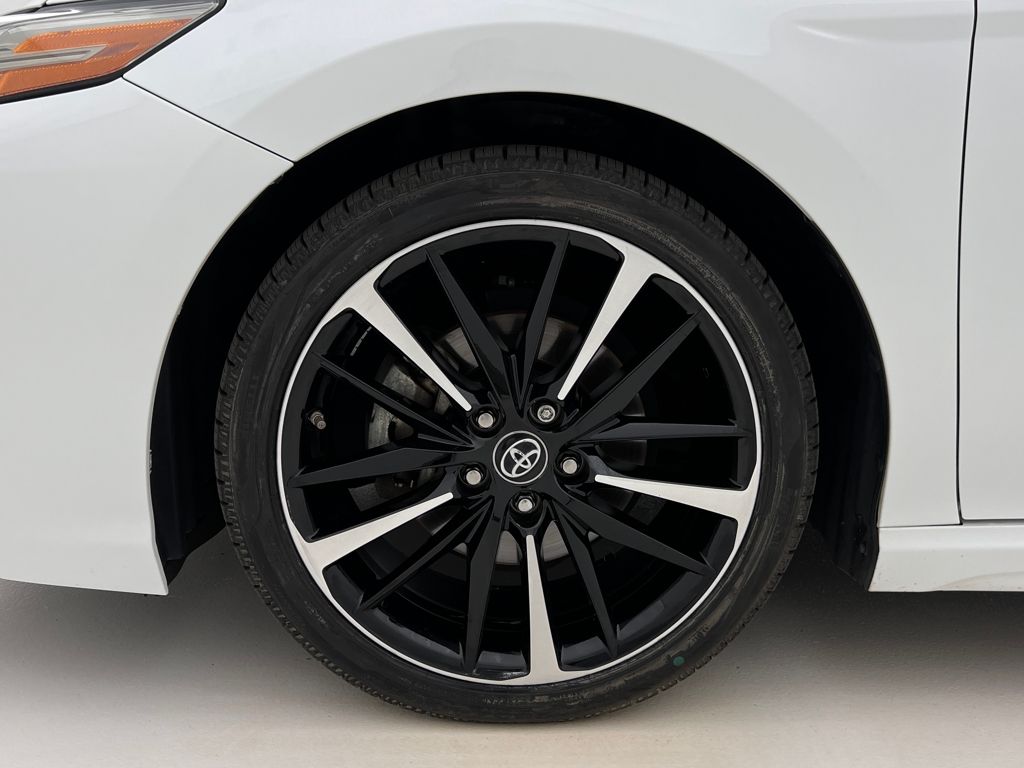 2018 Toyota Camry XSE photo 30