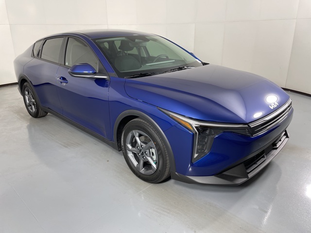 2025 Kia K4 LXS photo 2