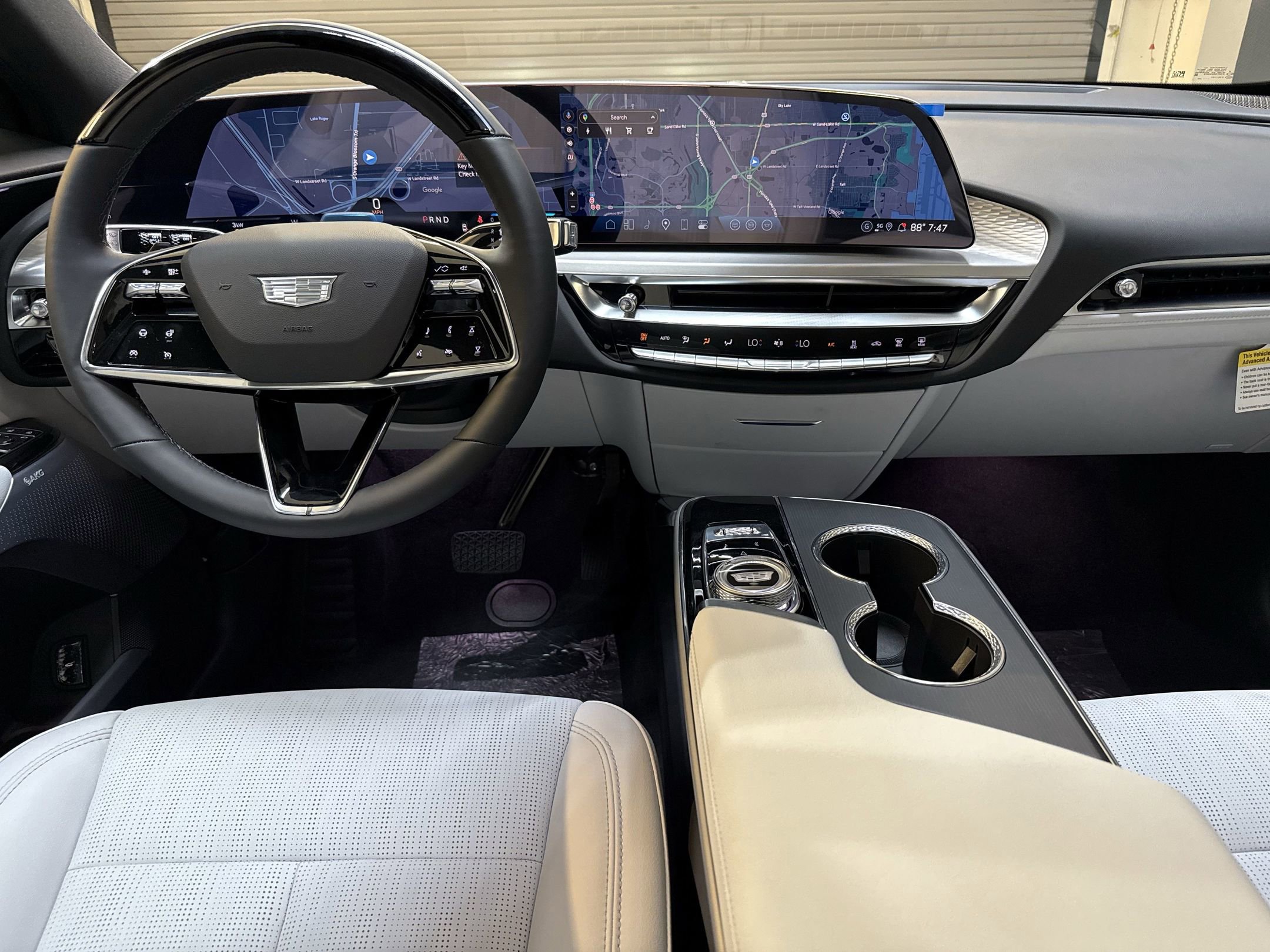 2025 Cadillac Lyriq Sport photo 4
