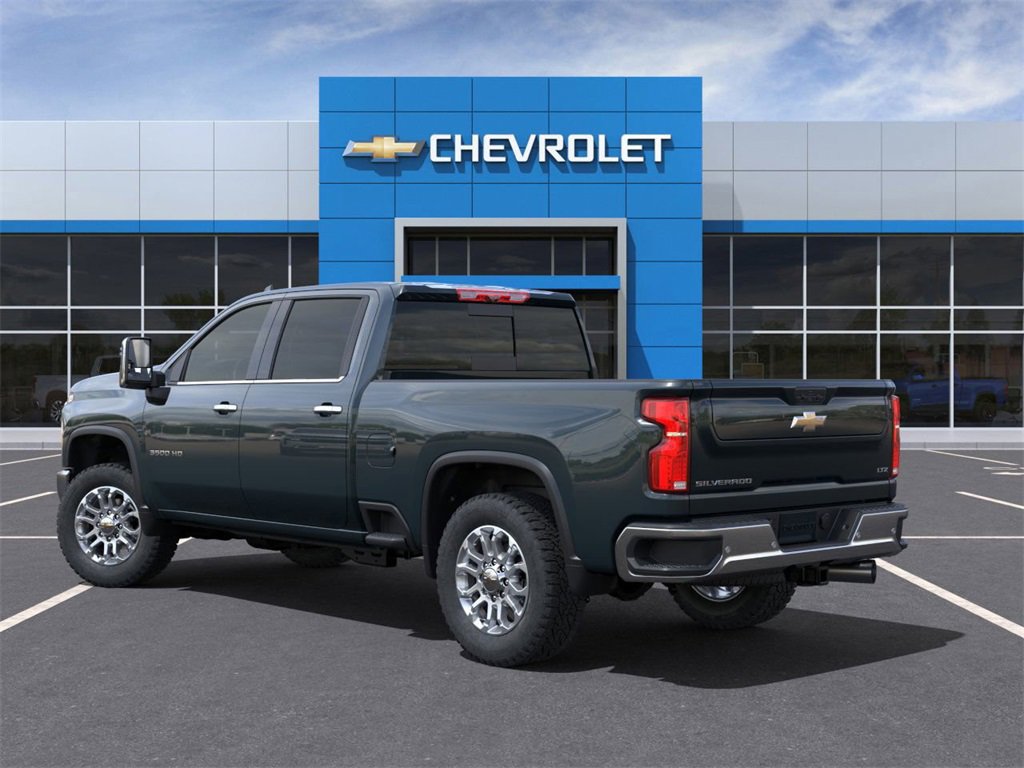 2025 Chevrolet Silverado 3500HD LTZ photo 3