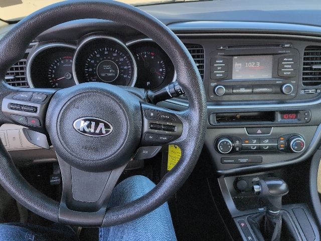 2015 Kia Optima LX photo 9