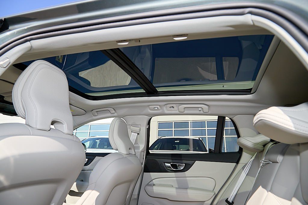 2026 VOLVO V60CC - Image 19