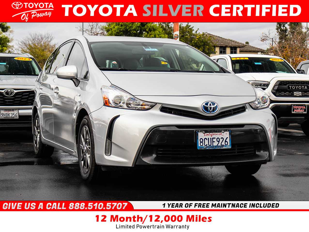 2015 Toyota Prius v Five's photo