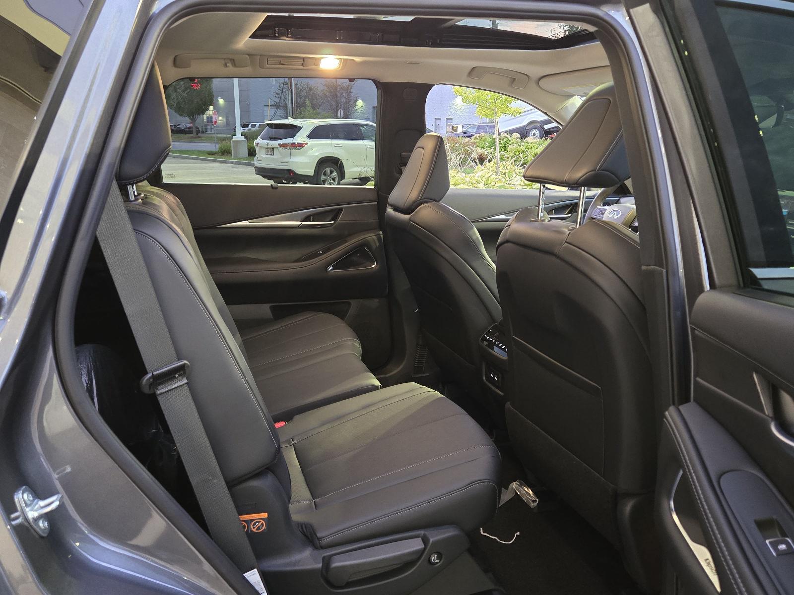 2026 Infiniti QX60 Luxe photo 18