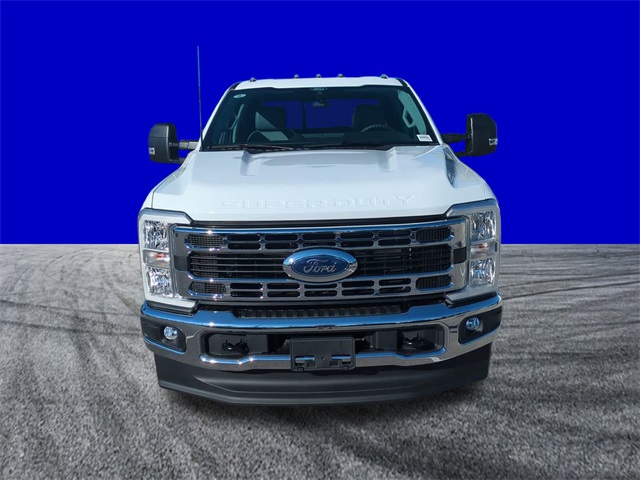 2026 Ford F-350 XL photo 9